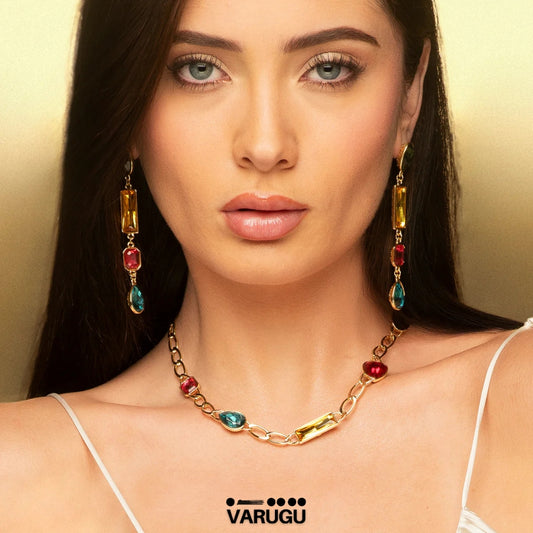 Aretes largos con gemas de colores