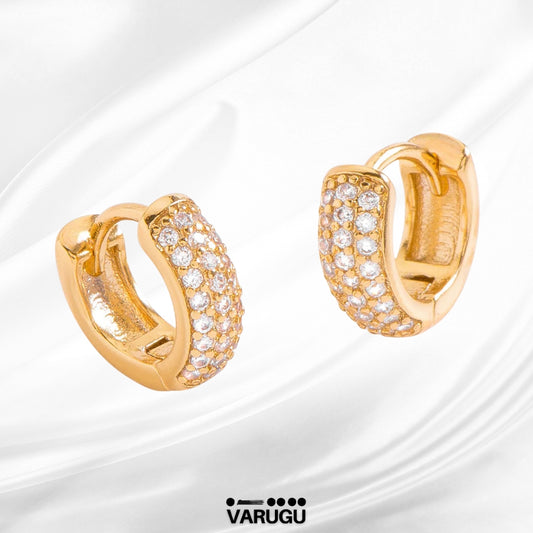 Aretes arracadas tipo huggie baño de oro