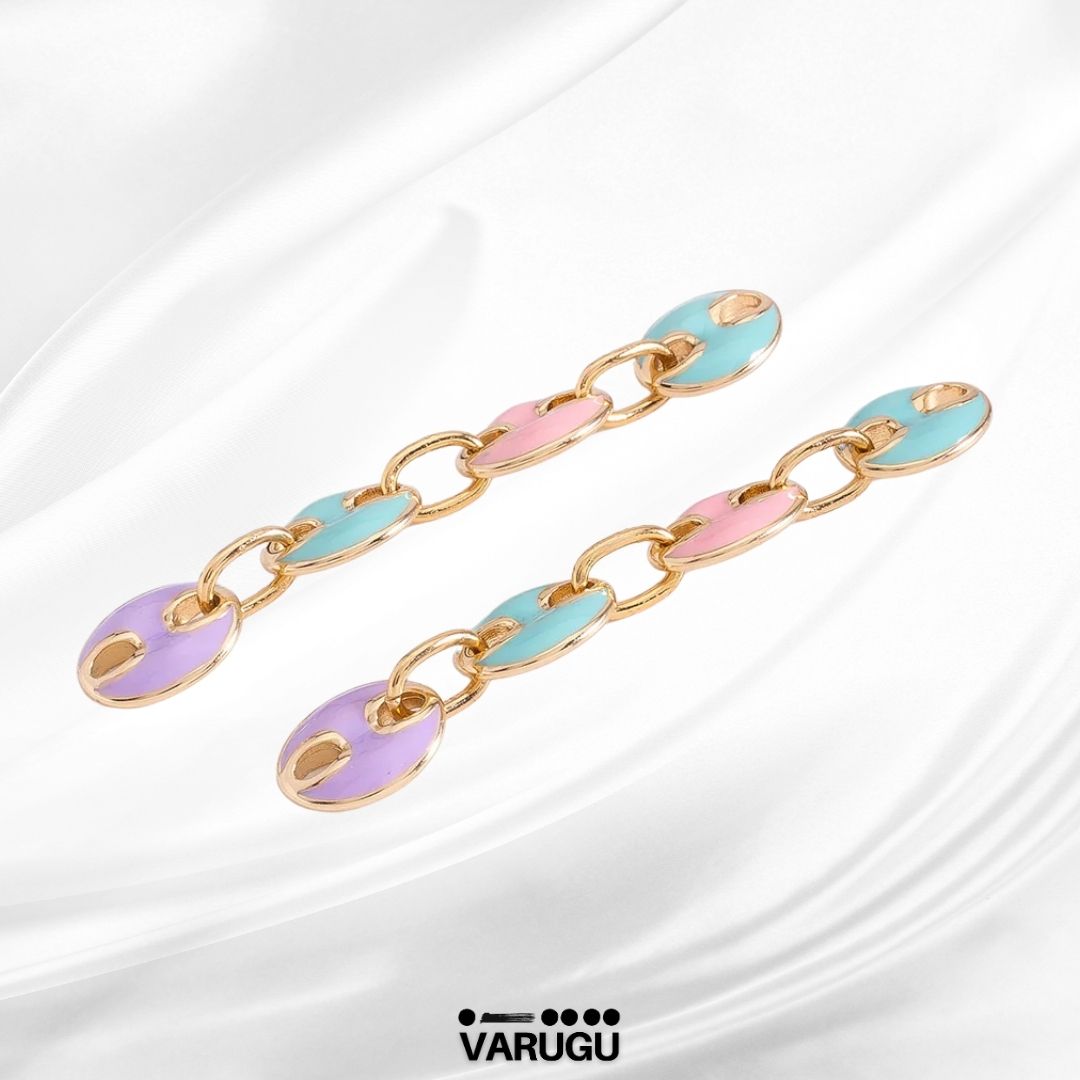 Aretes eslabones tonos pastel en baño de oro