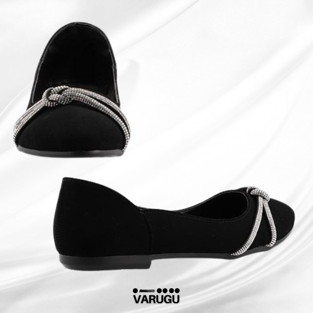 Zapatos de piso color negro con detalles plata