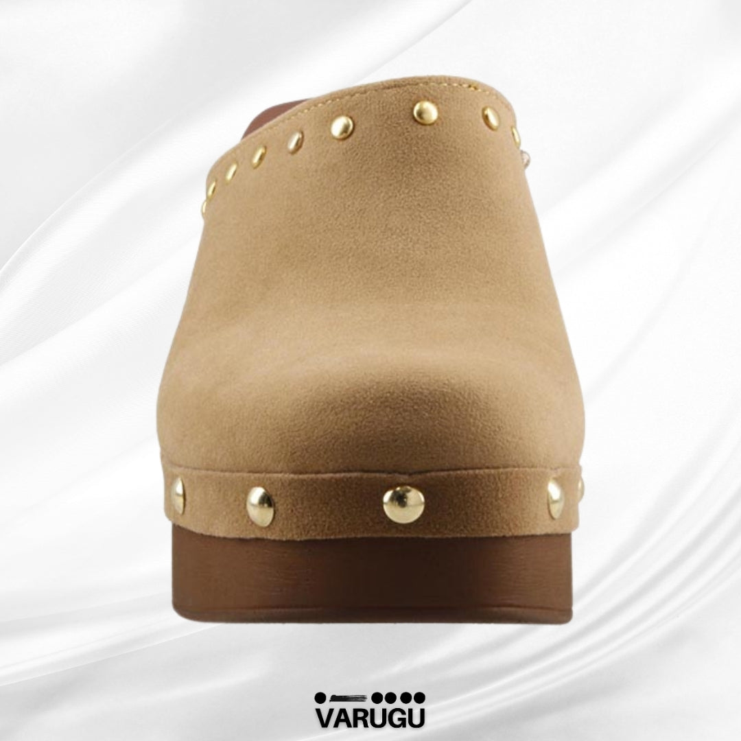 Zapatillas de tacón grueso café cerradas