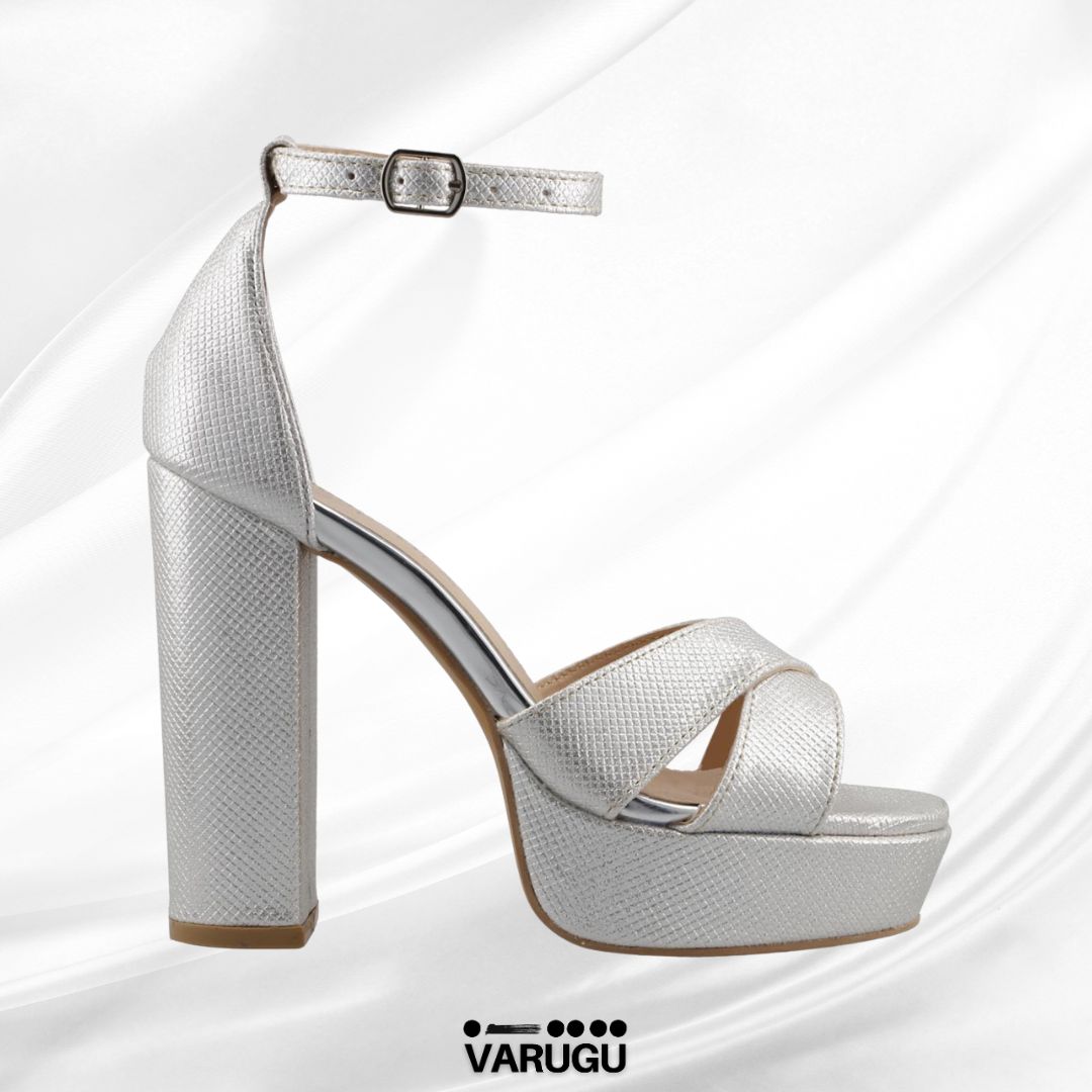Zapatillas plateadas altas con pulsera