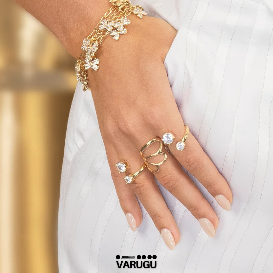 Anillo ajustable de baño de oro con diseño de capas