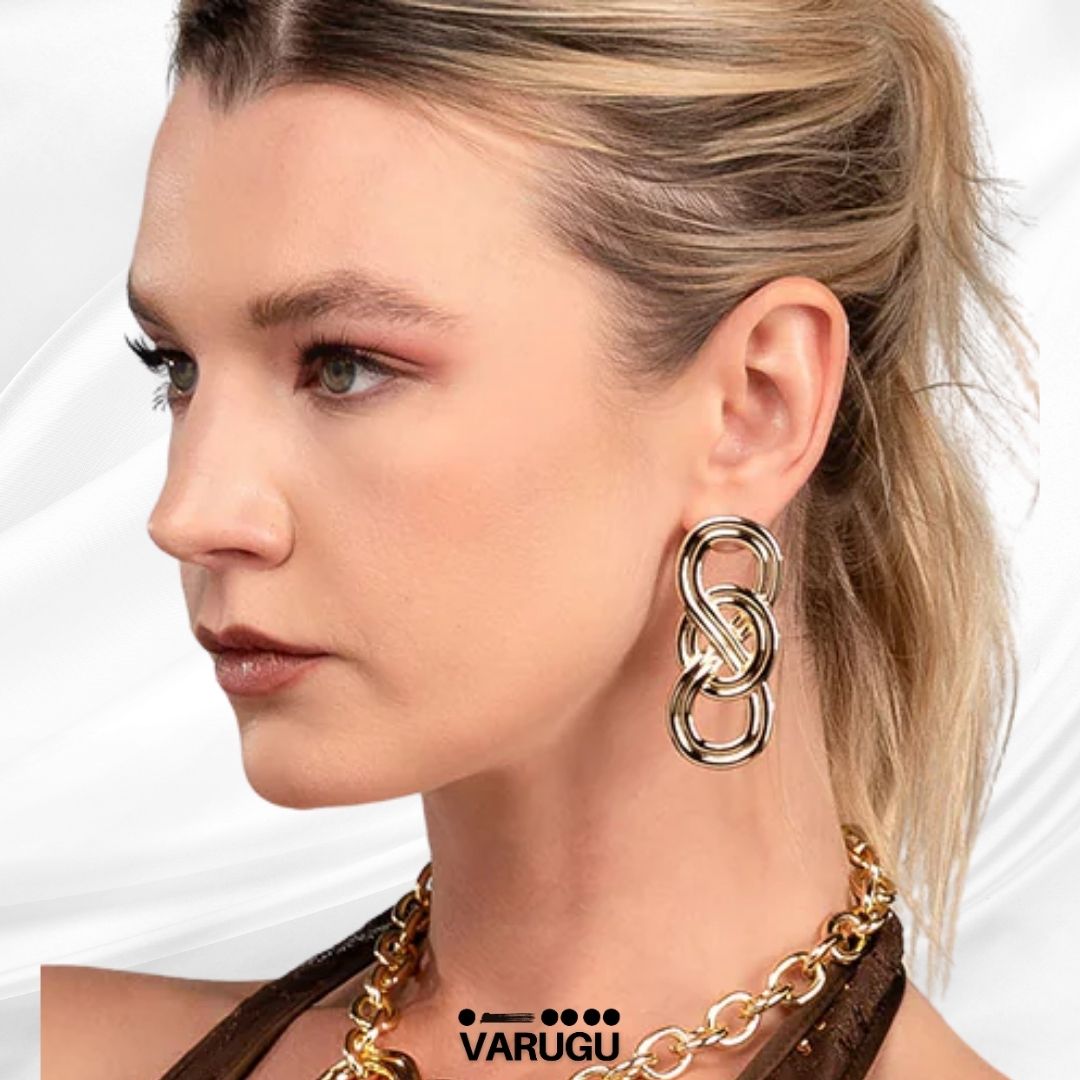 Aretes con eslabones entrelazados en baño de oro