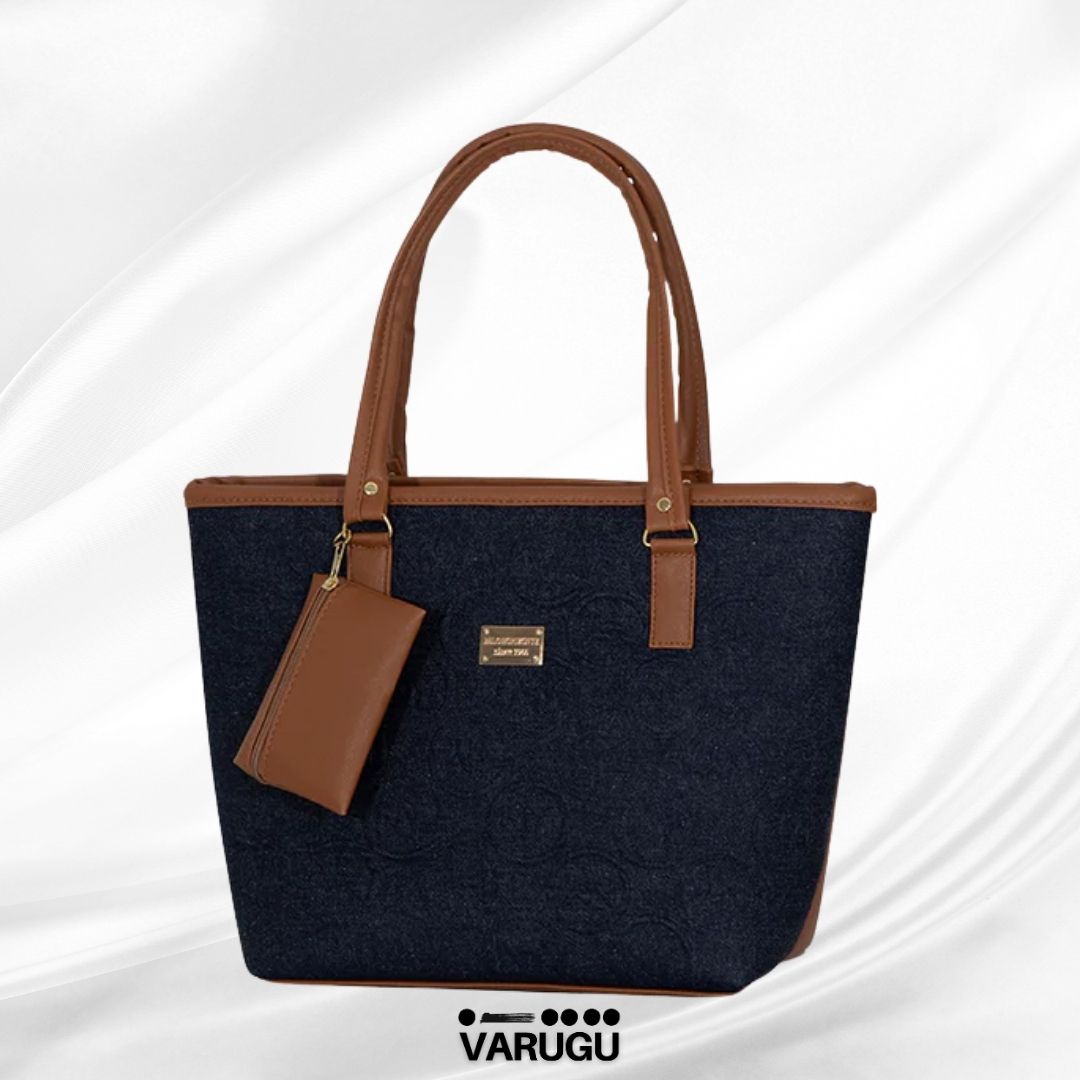Bolsa grande con detalles metálicos