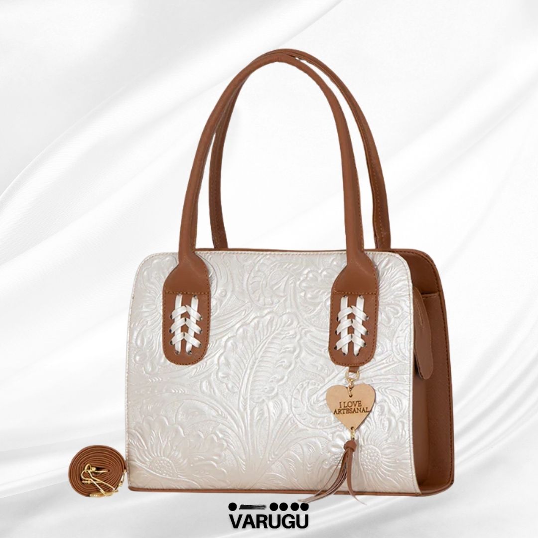 Bolsa con detalles en camel