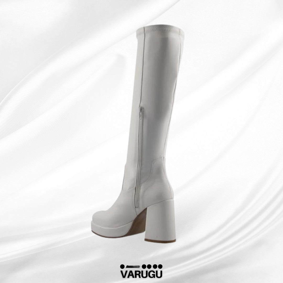 Botas largas blancas pegadas estilo Bratz