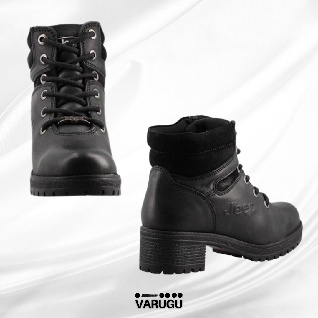 Botas color negro con cordones