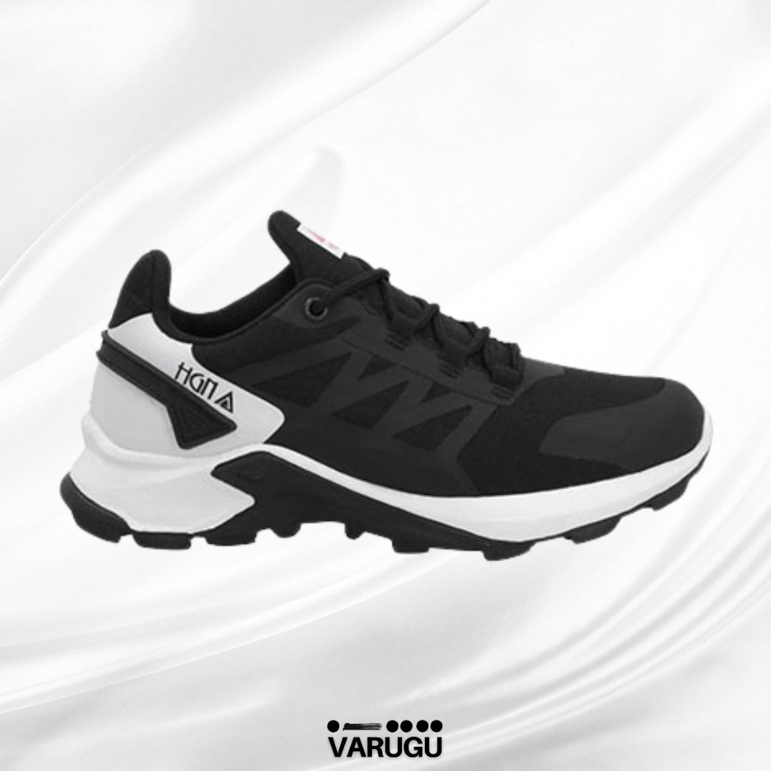 Tenis negros HGN de suela ranurada para mujer