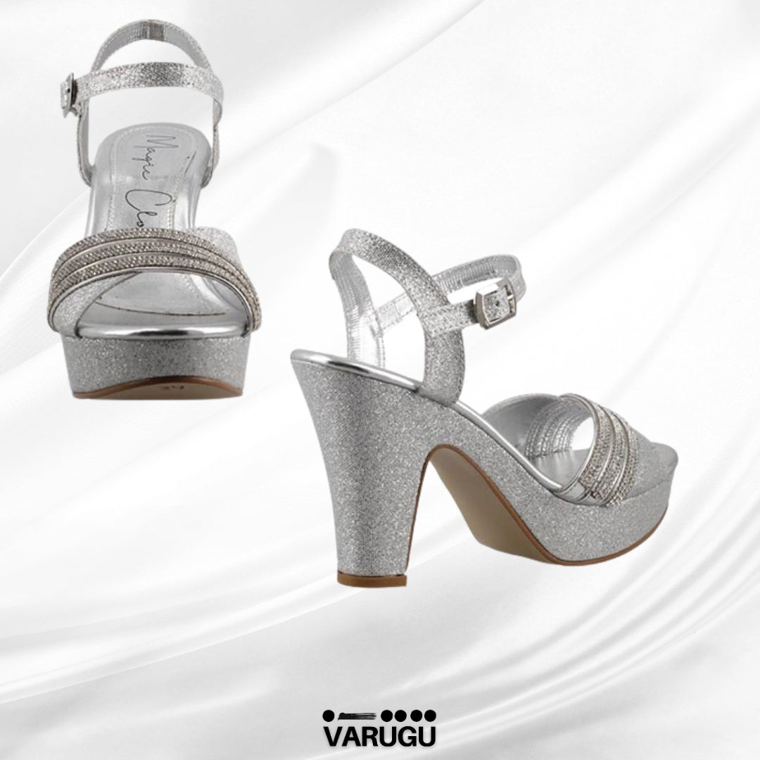 Zapatillas plateadas glamurosas para dama