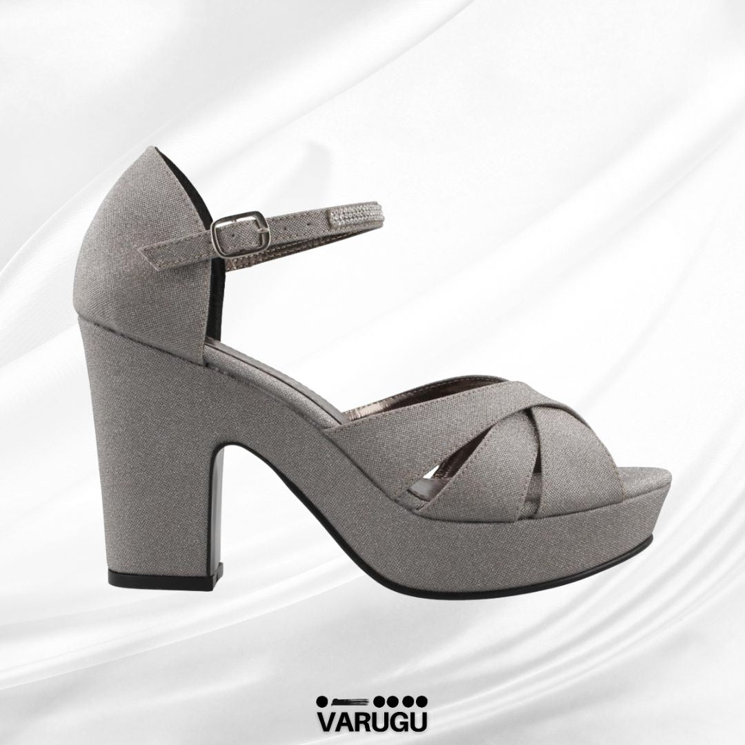 Zapatillas plateadas tacón grueso con pulsera