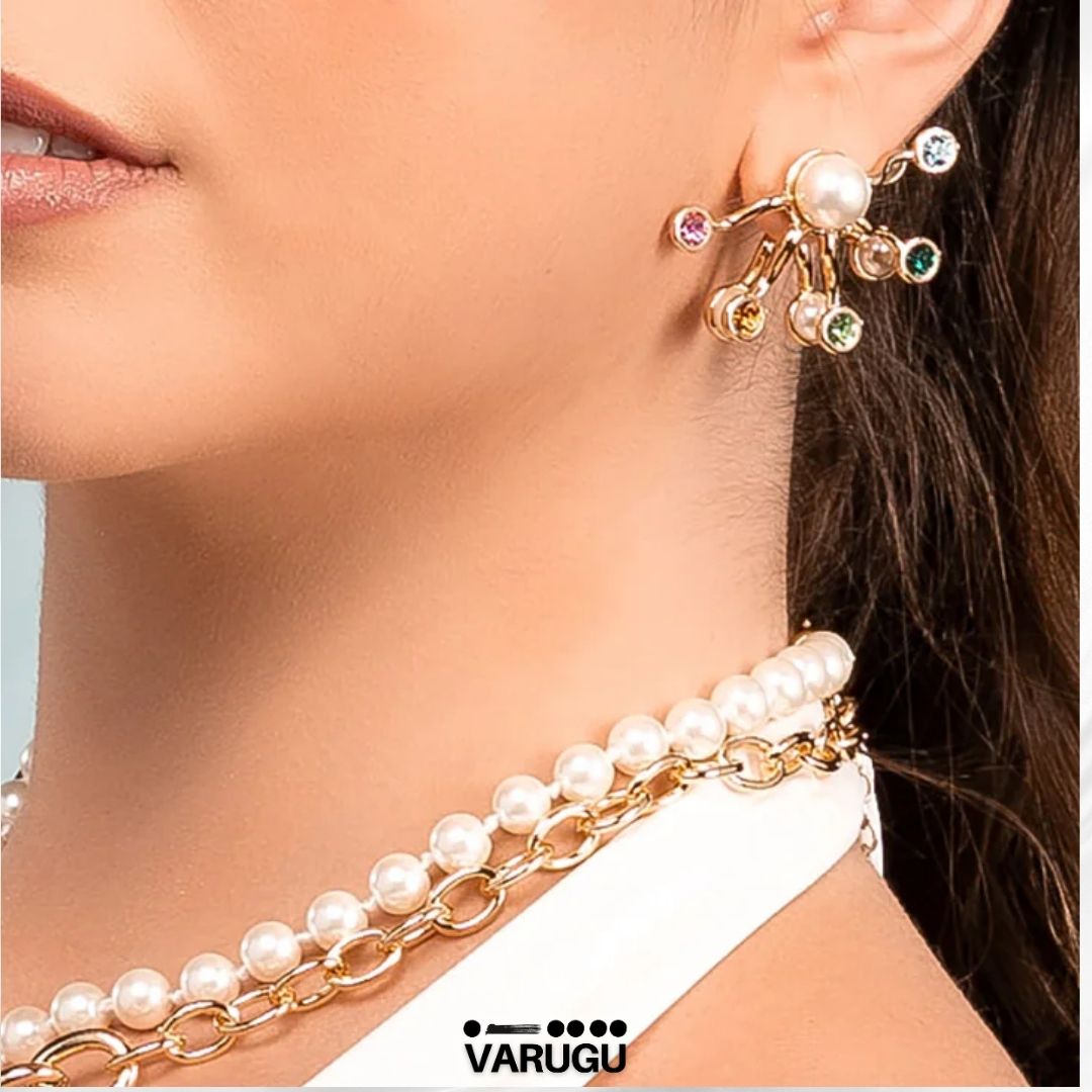 Aretes con perlas con detalles multicolor en baño de oro