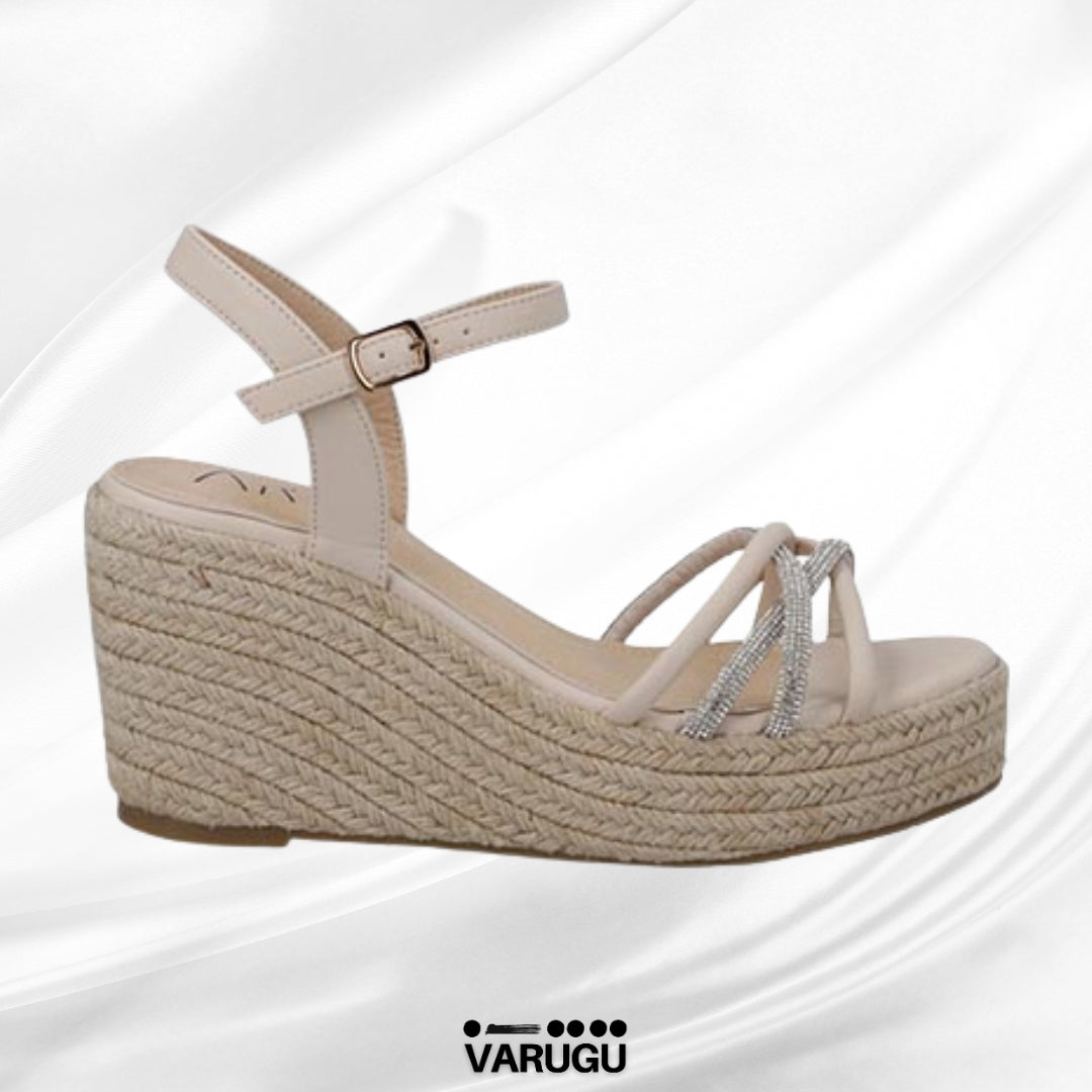 Plataformas nude con detalle en plata