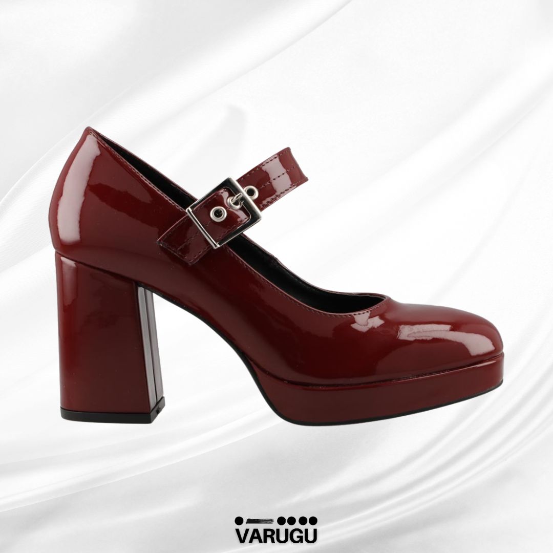 Zapatillas rojas tacón grueso estilo charol