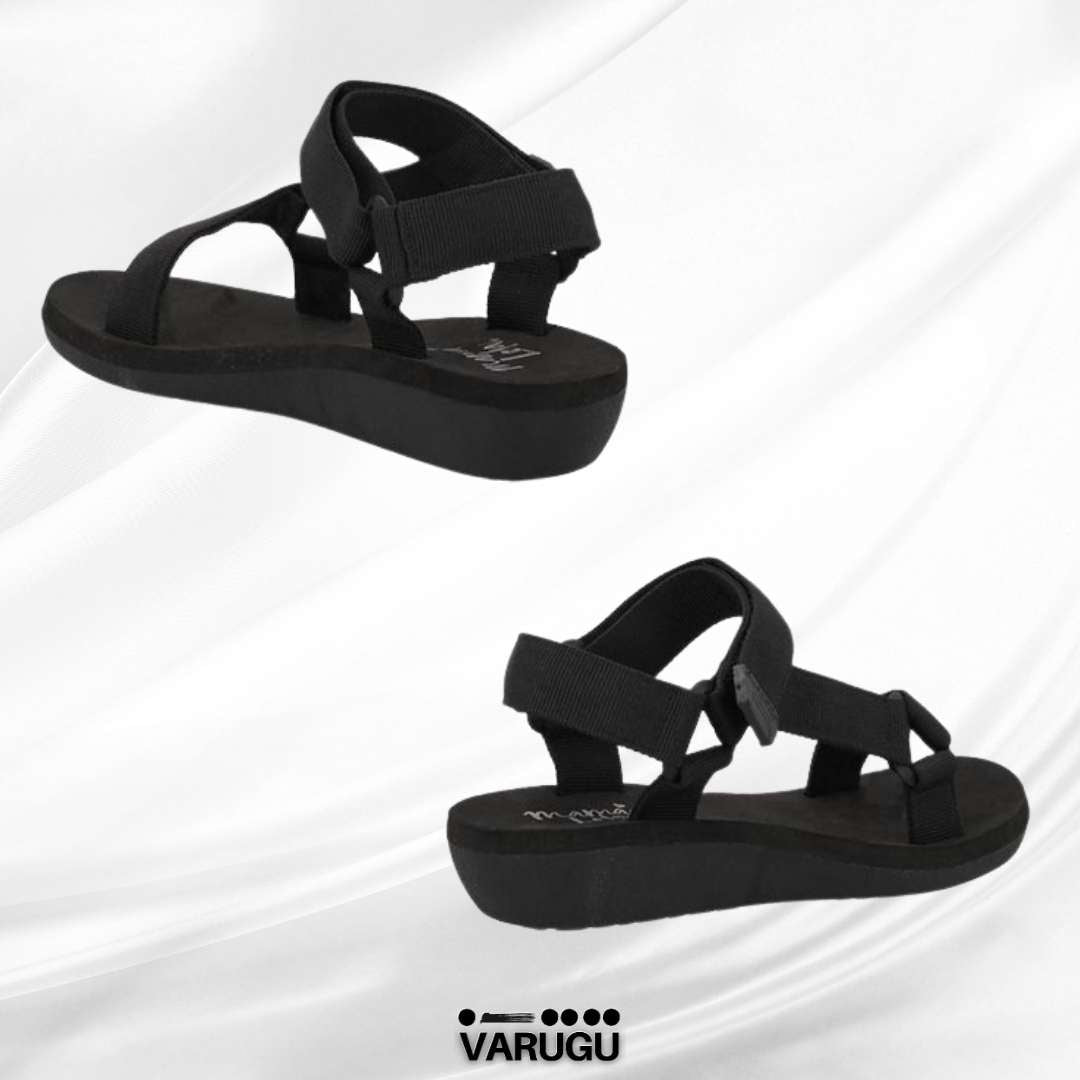 Sandalias negras con cinta ajustable