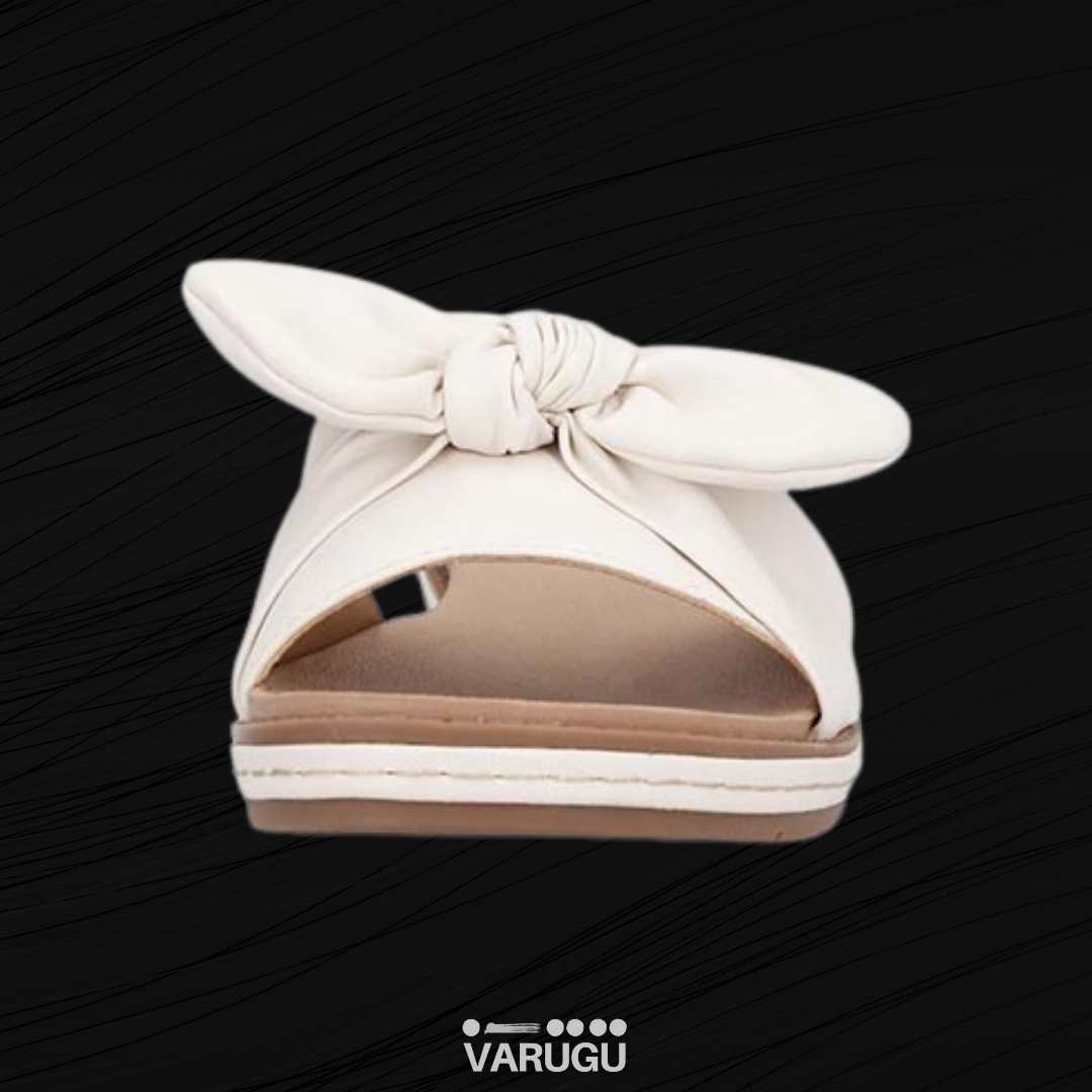 Sandalias color latte con moño coqueto