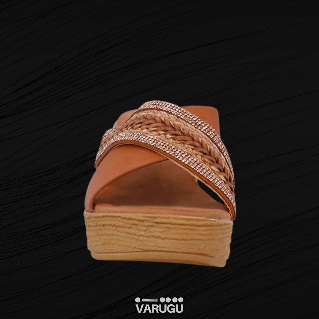 Sandalias café con tira cruzada con brillos