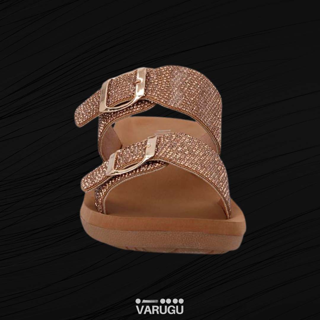 Sandalias de brillos con hebilla a la moda