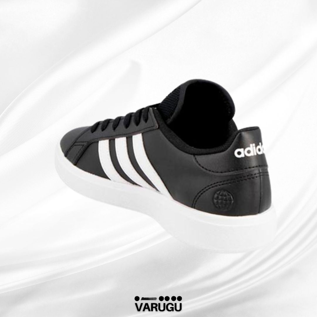 Tenis ADIDAS color negro con franjas blancas mujer