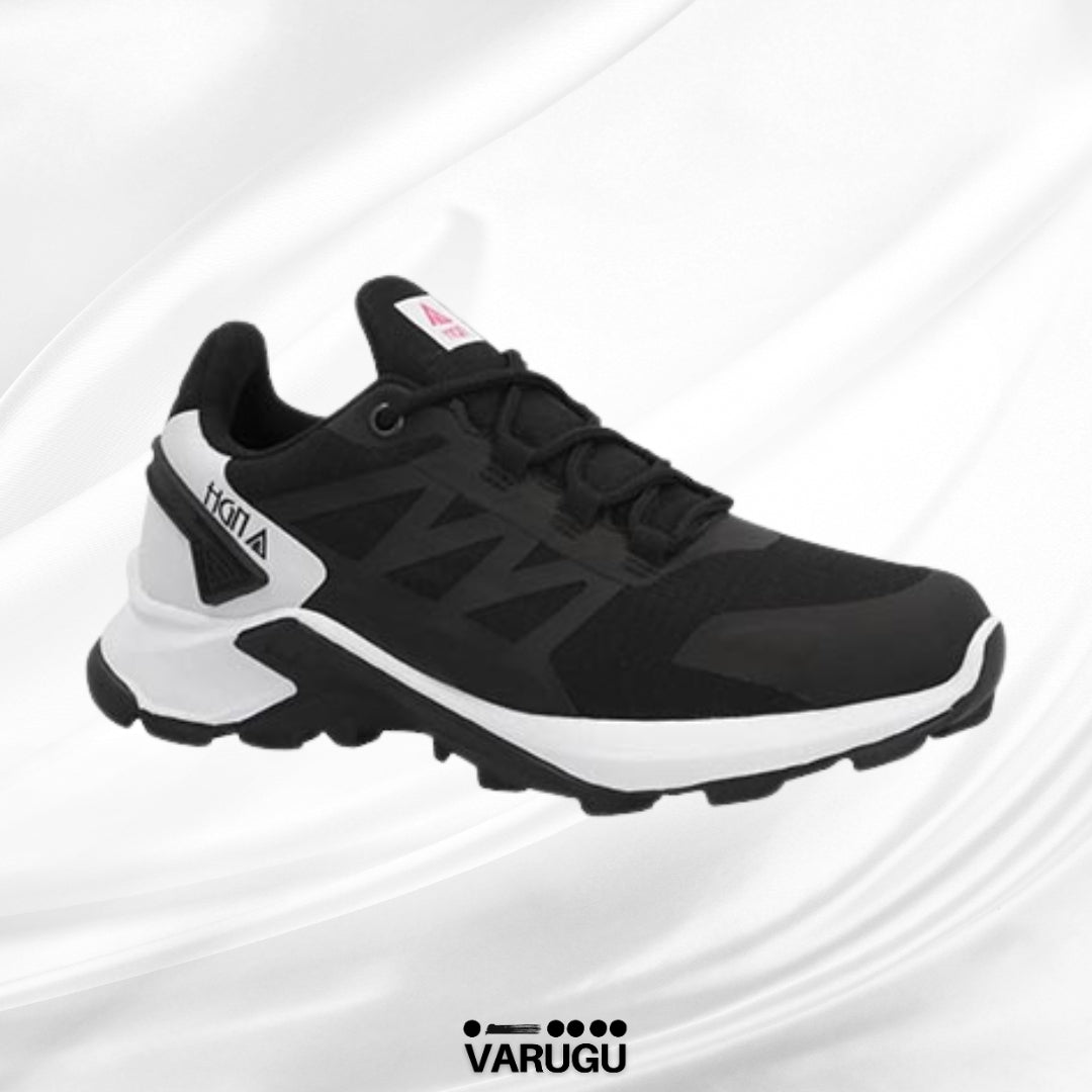 Tenis negros HGN de suela ranurada para mujer