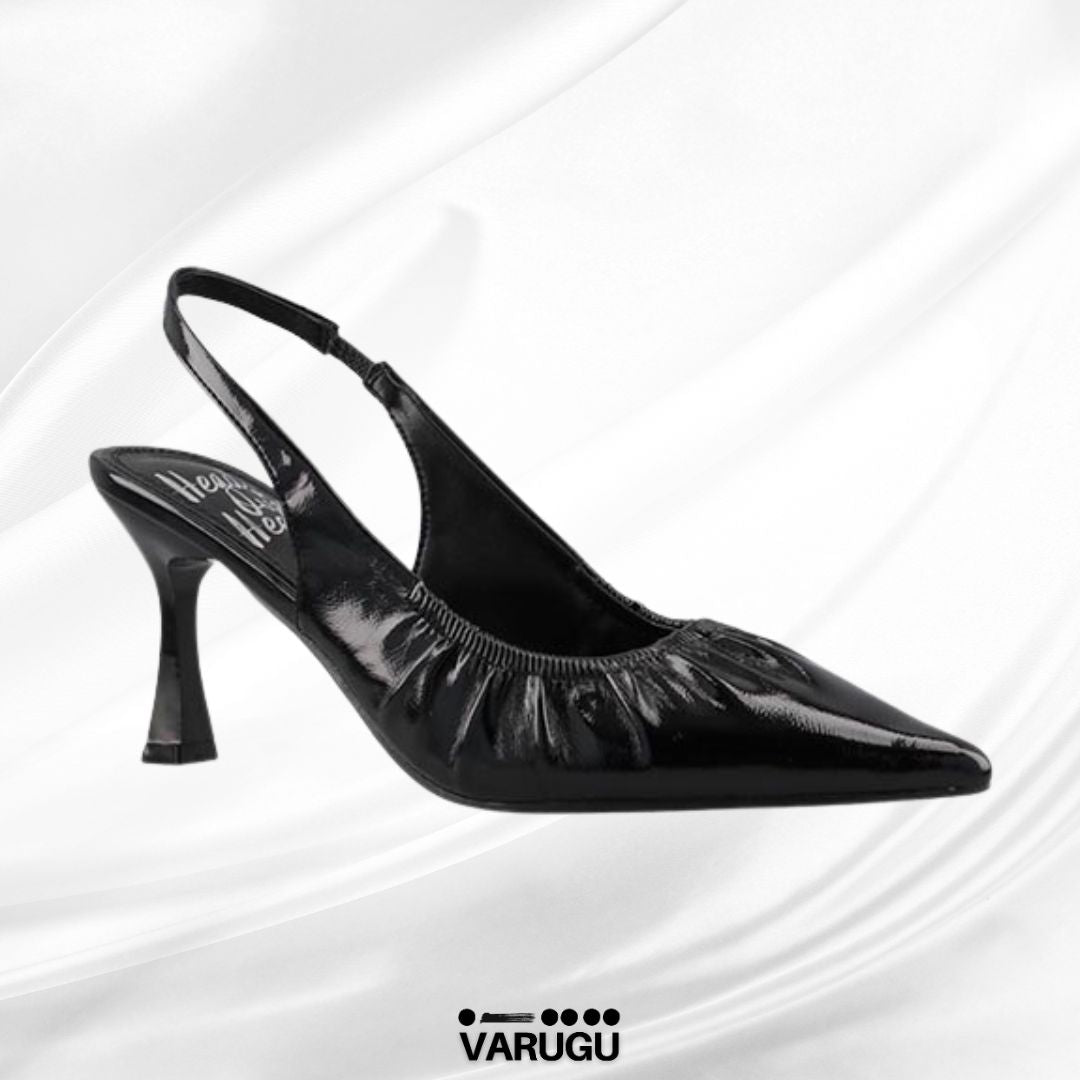 Zapatilla negra con punta elegantes