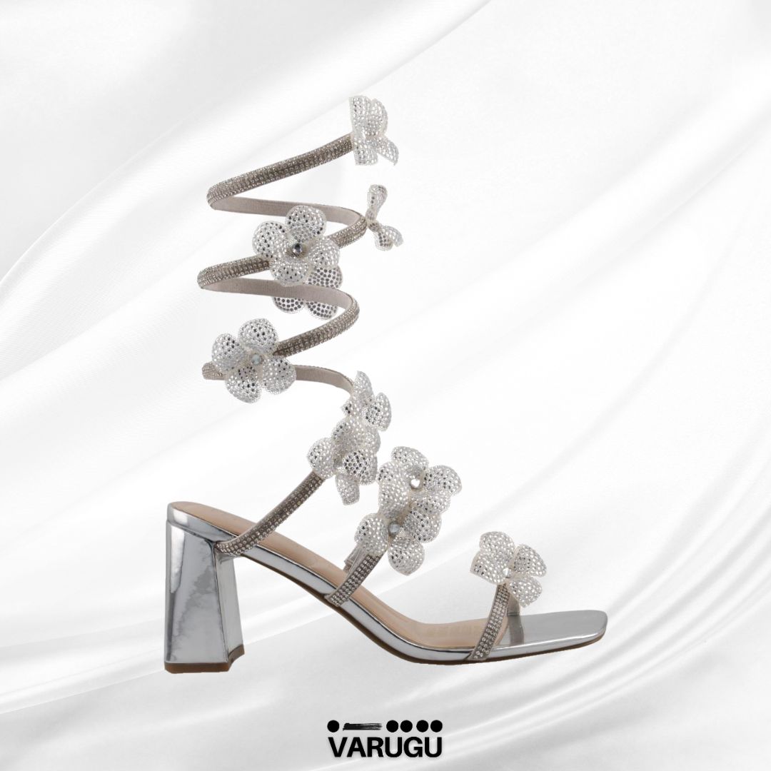 Zapatillas plata con flores diseño alto
