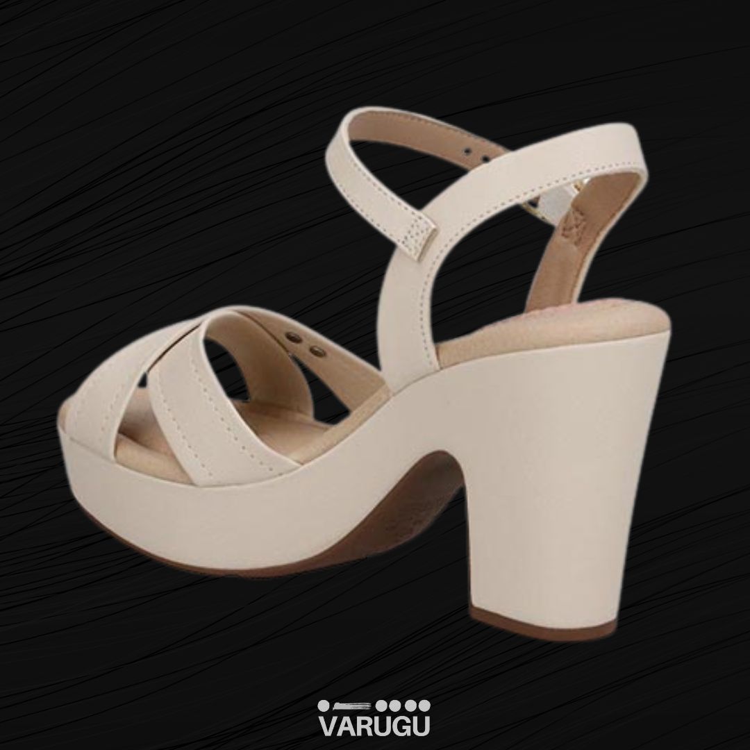 Zapatillas altas color crema, tacón grueso