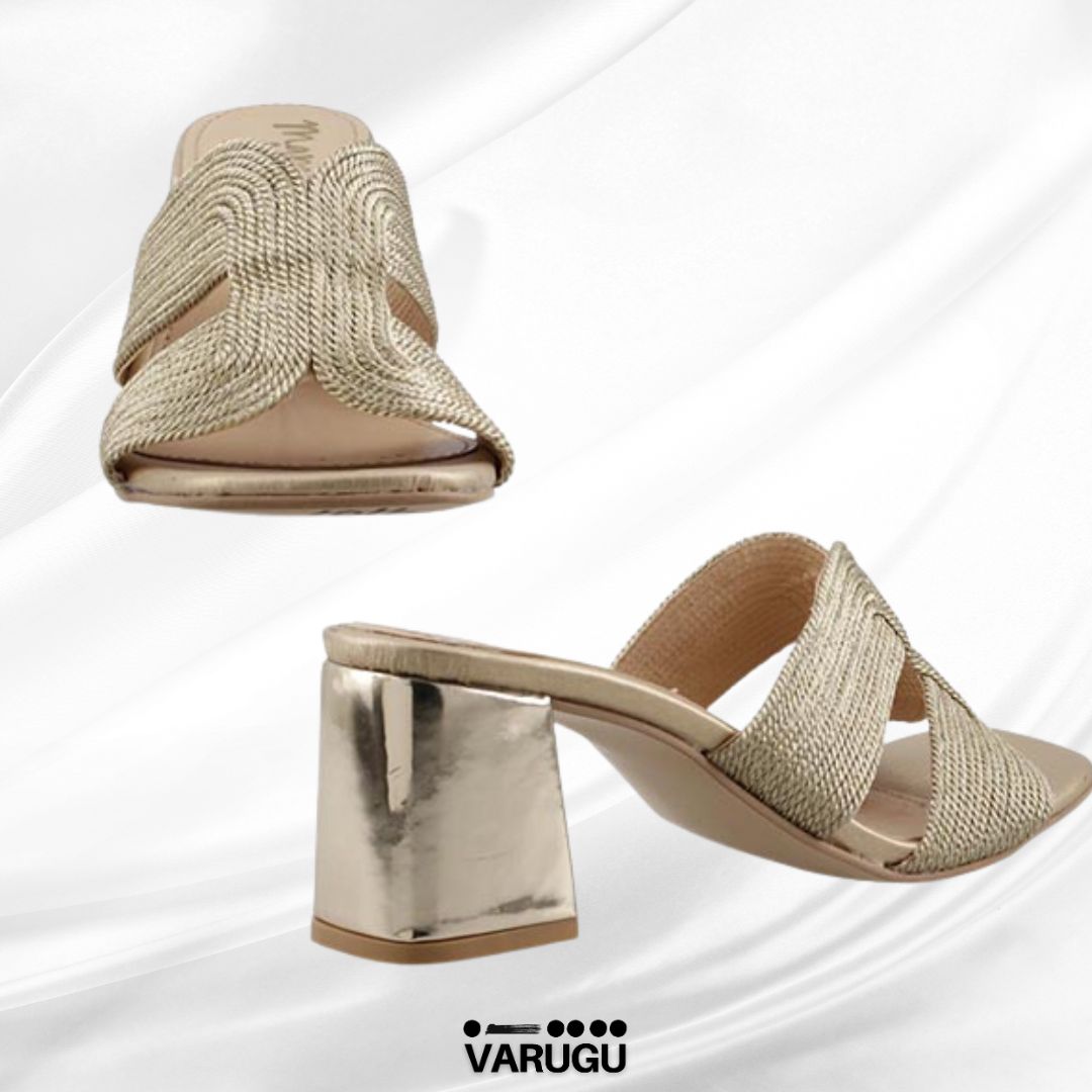 Zapatillas doradas, tacón grueso