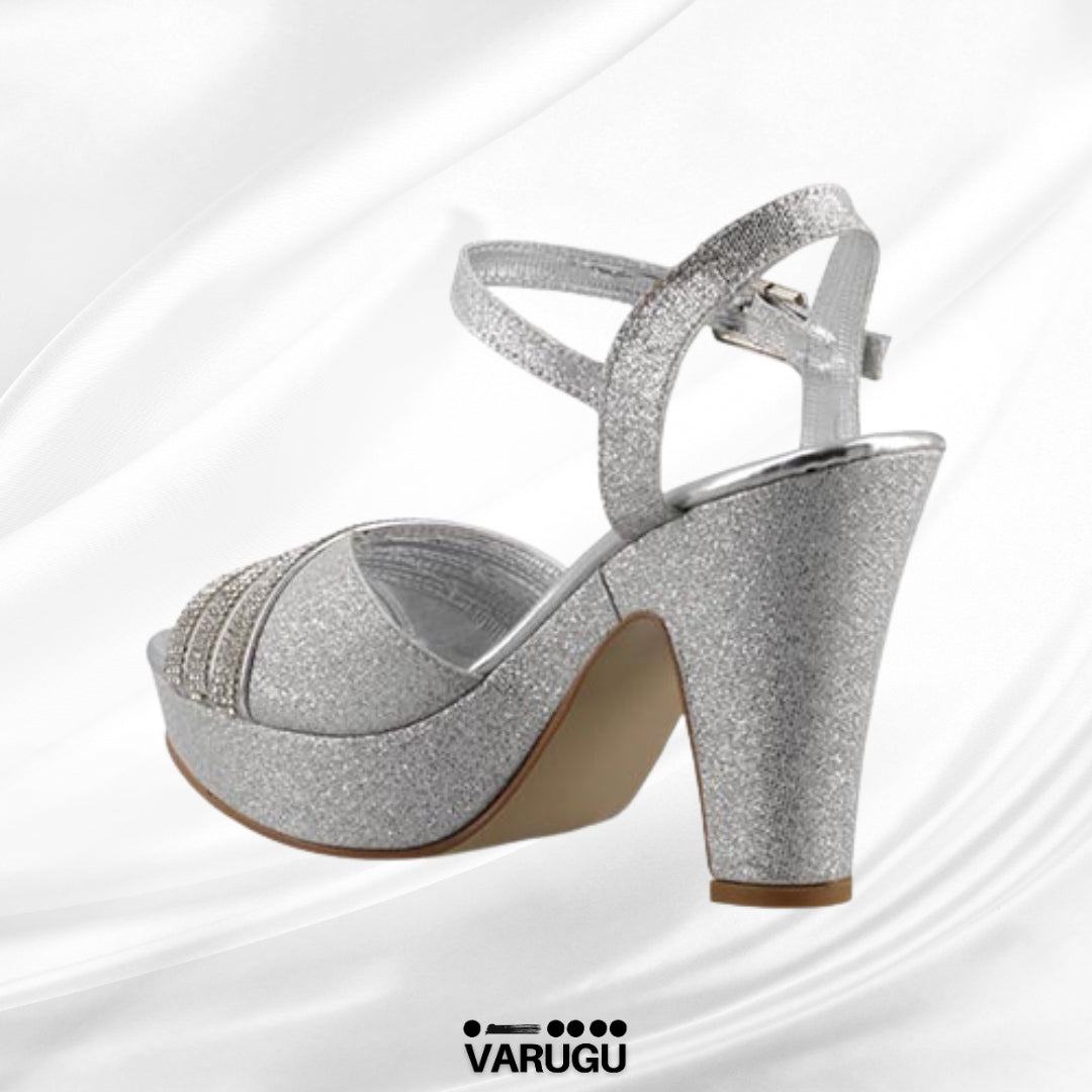 Zapatillas plateadas glamurosas para dama