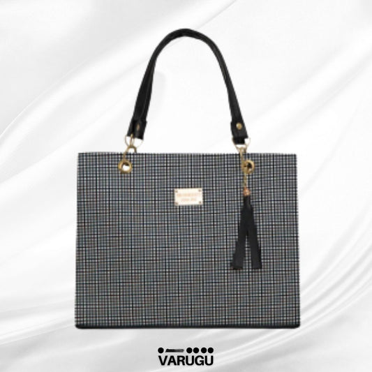 Bolsa grande cuadrada detalle en el asa - Negra