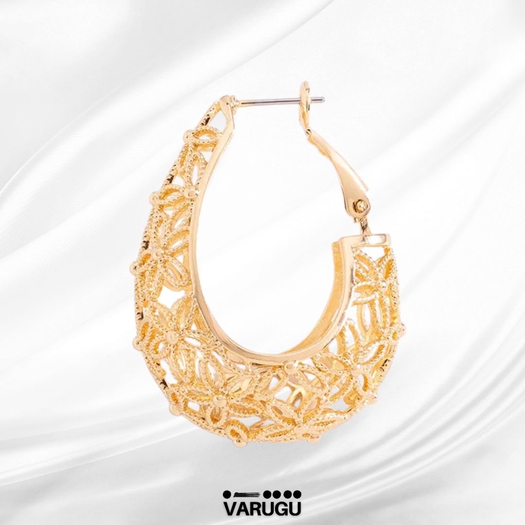Aretes tipo argolla calada en baño de oro