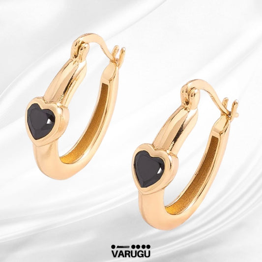 Aretes corazón negro en baño de oro