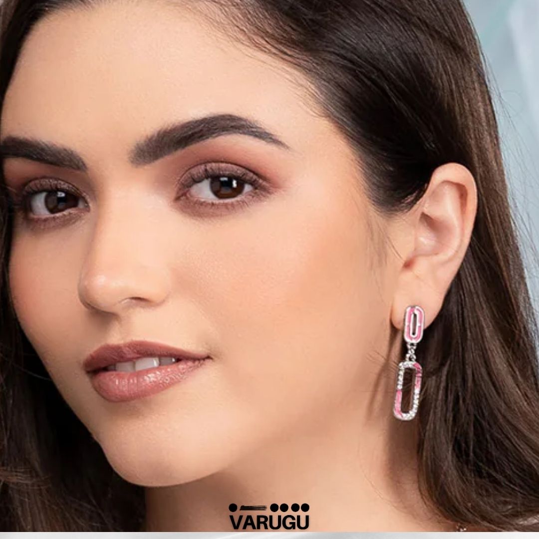 Aretes diseño eslabón rosa en baño de rodio