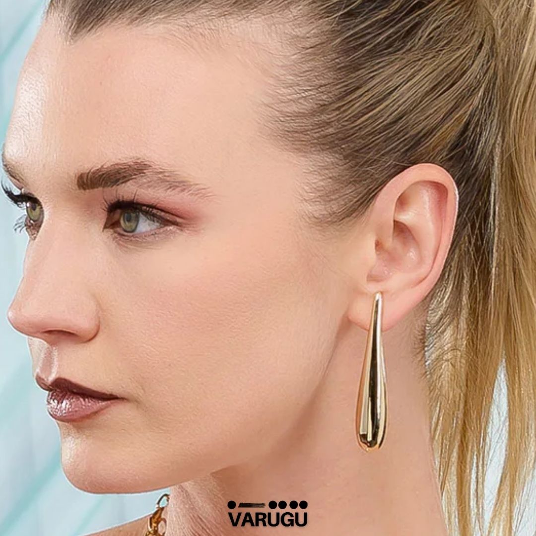 Aretes de gota pulida en baño de oro