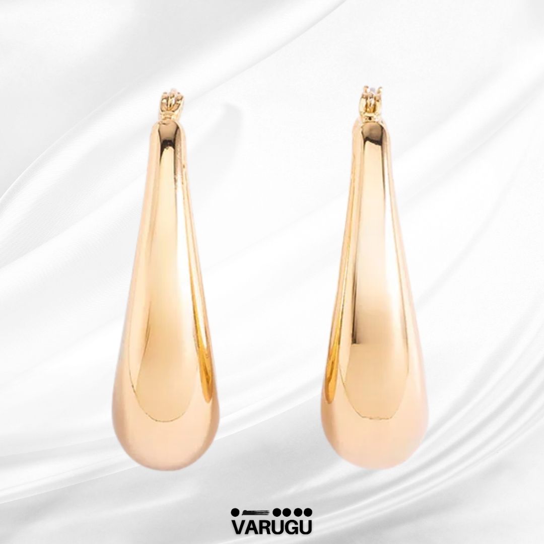 Aretes diseño lágrima en baño de oro