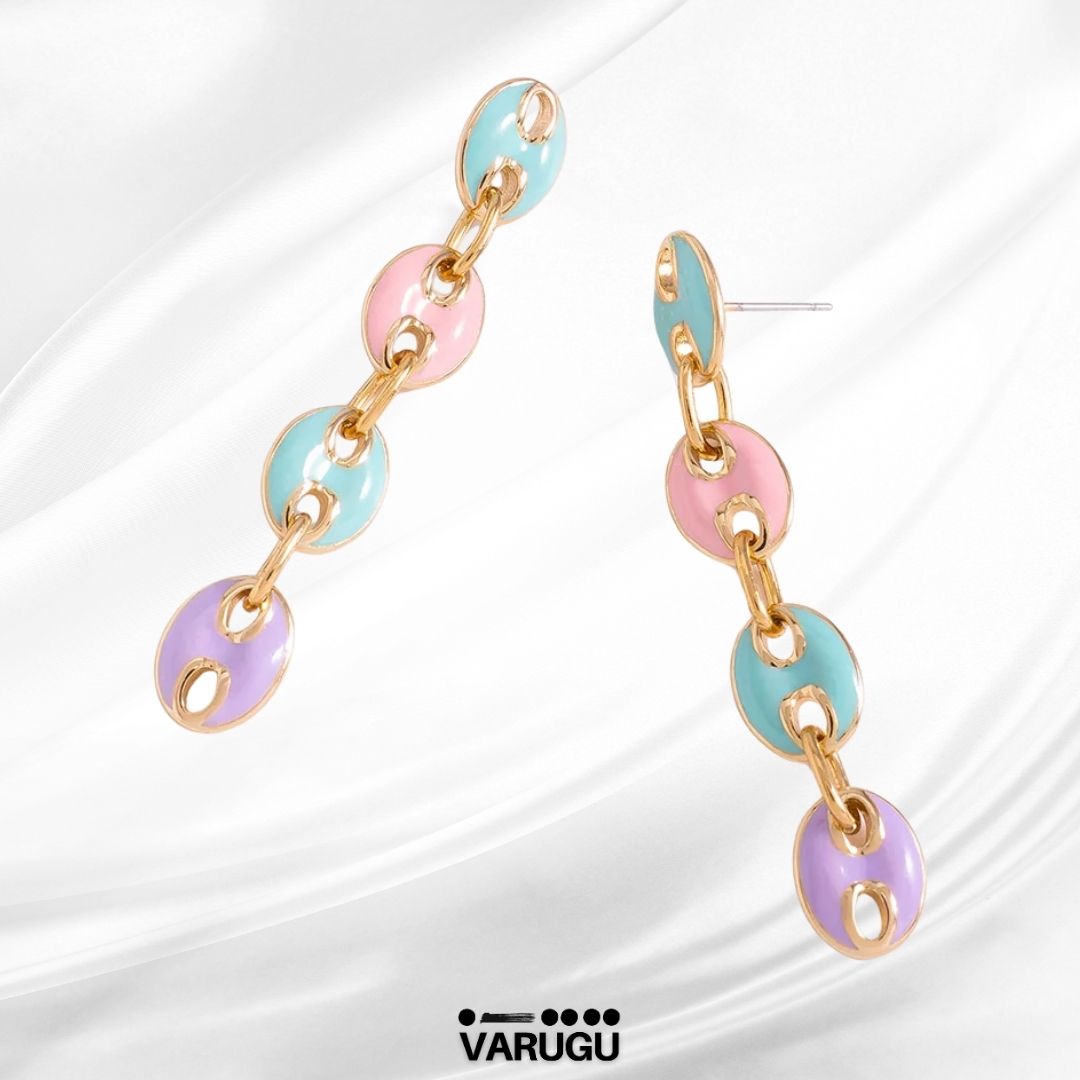Aretes eslabones tonos pastel en baño de oro