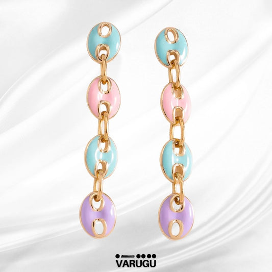 Aretes eslabones tonos pastel en baño de oro