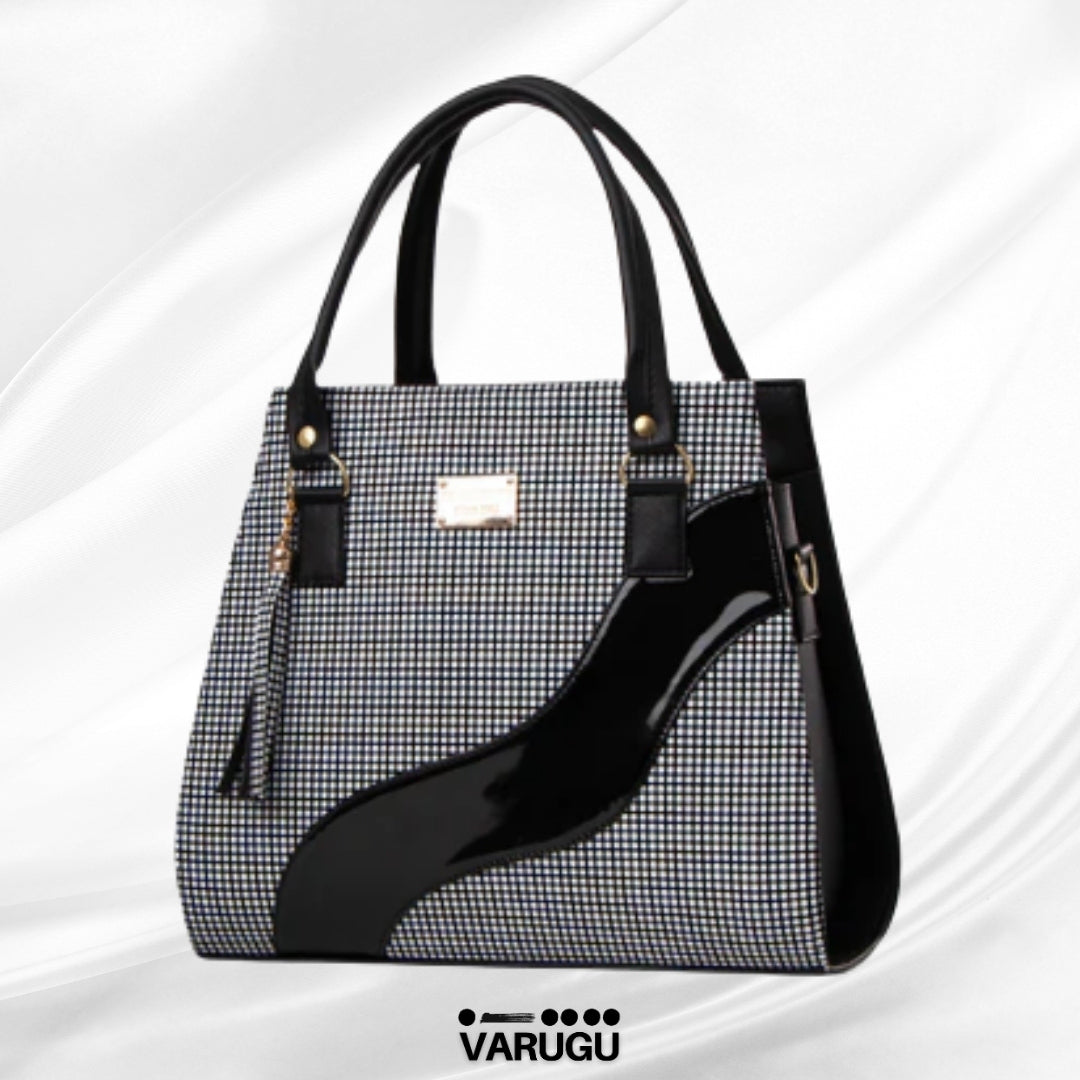 Bolsa negra con relieve