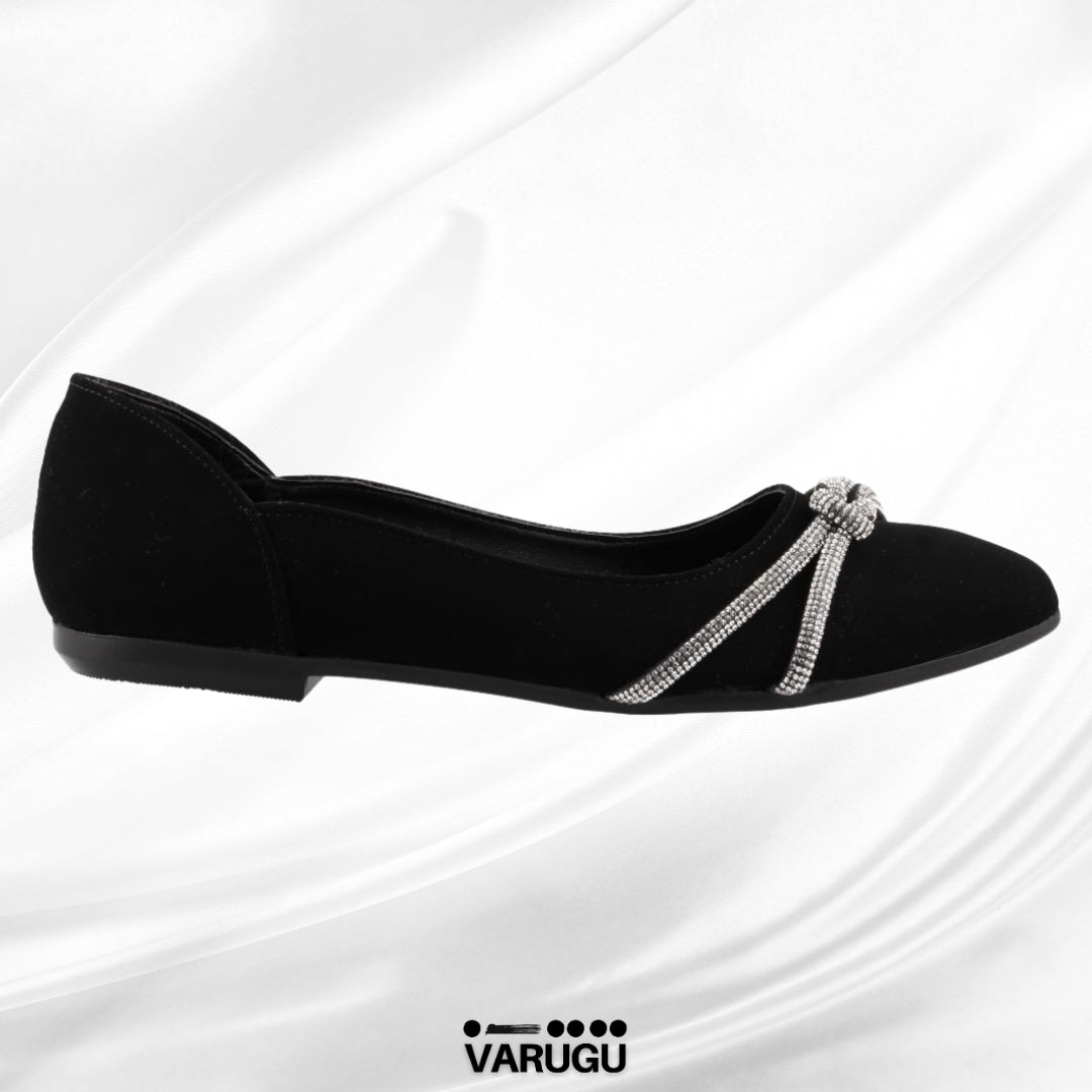 Zapatos de piso color negro con detalles plata