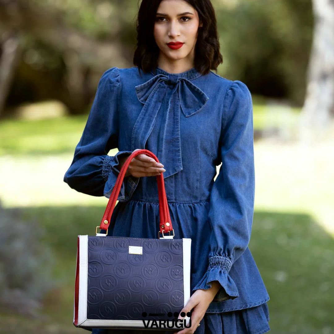 Bolsa azul marino con blanco y rojo