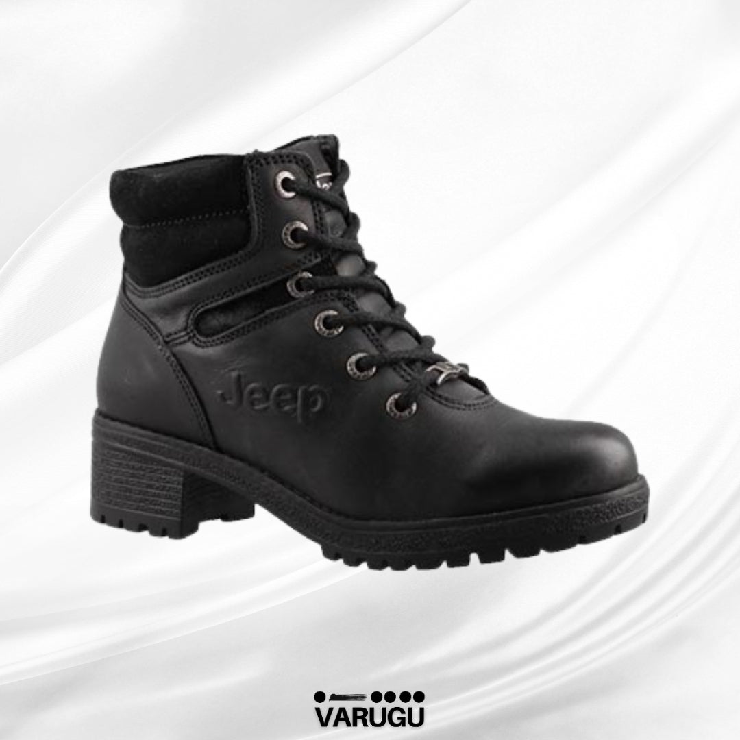 Botas color negro con cordones