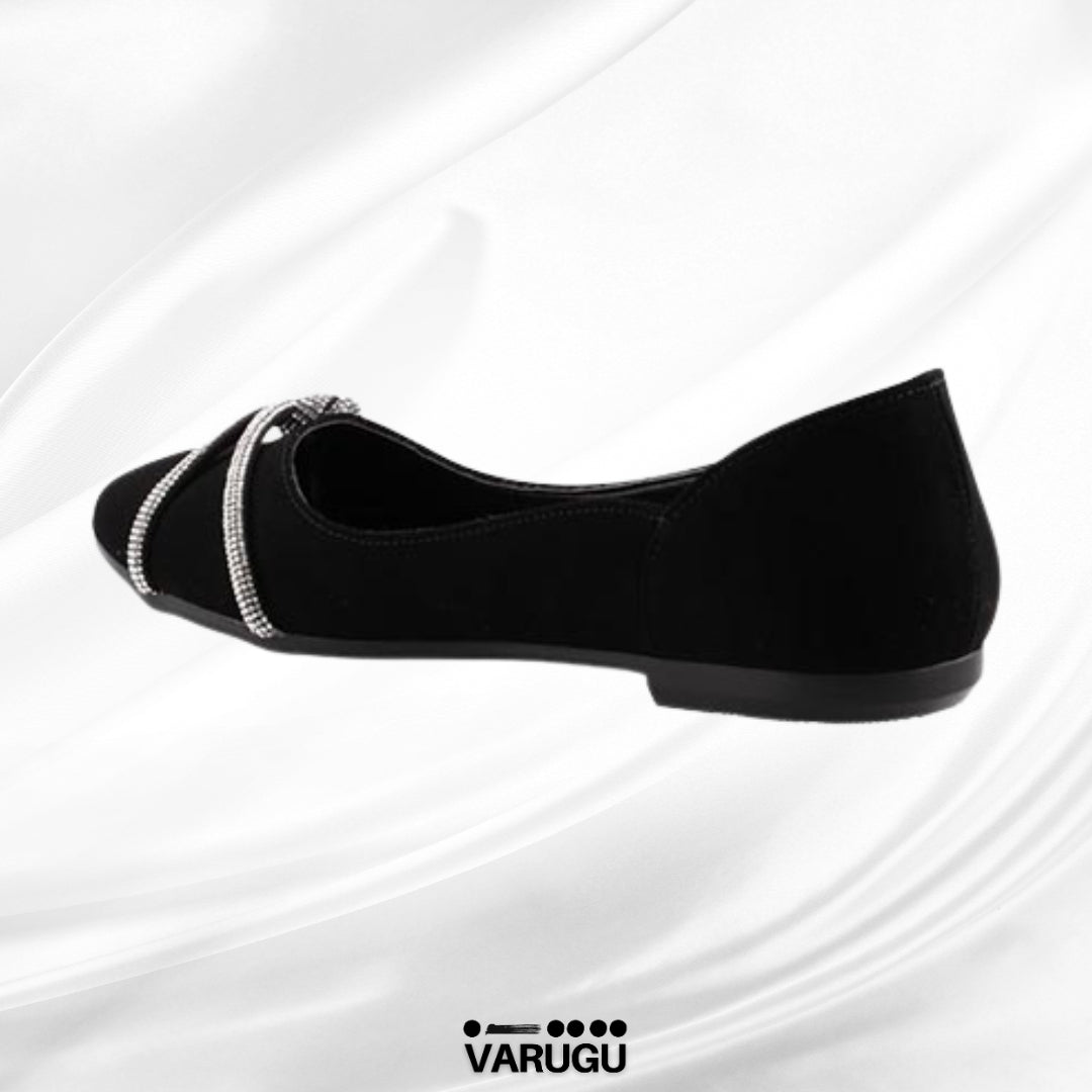 Zapatos de piso color negro con detalles plata