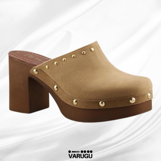 Zapatillas de tacón grueso café cerradas