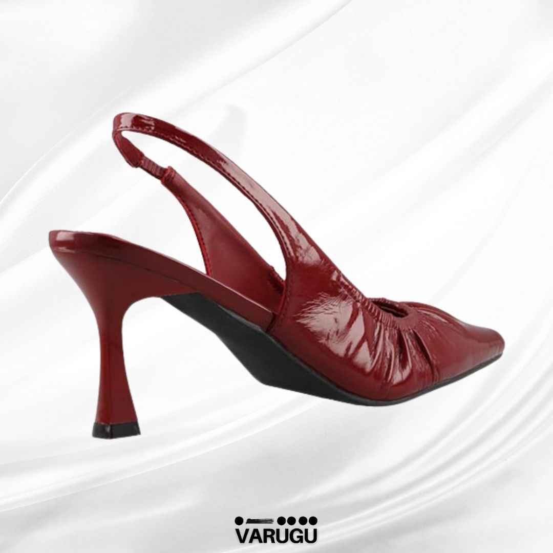 Zapatilla roja con punta
