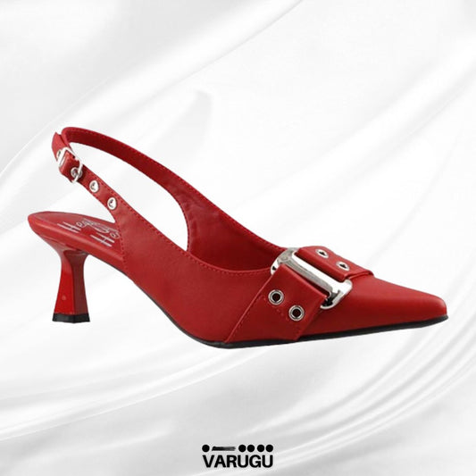 Zapatilla de punta roja con hebilla