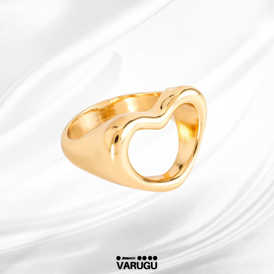 Anillo en baño de oro diseño corazón calado