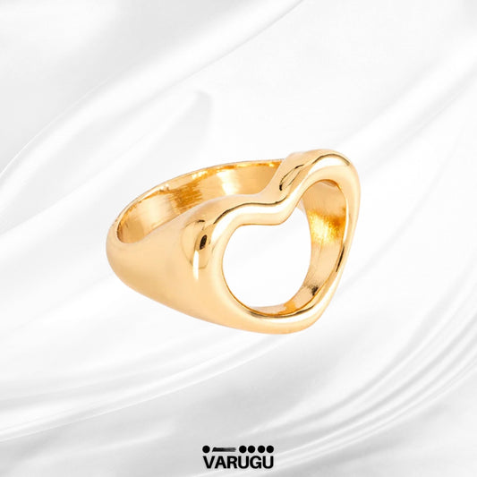 Anillo en baño de oro diseño corazón calado