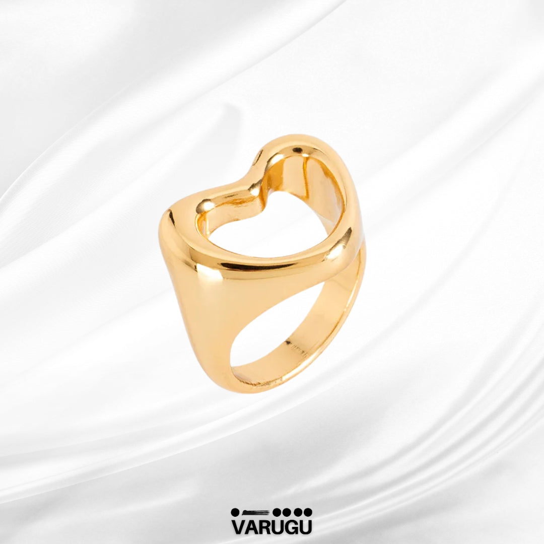 Anillo en baño de oro diseño corazón calado