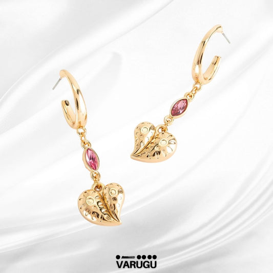 Aretes con corazones y piedra rosa en baño de oro