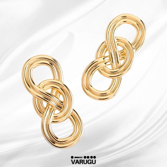 Aretes con eslabones entrelazados en baño de oro